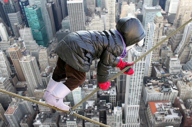 child, climb, rope, abyss, dangerous, brave, danger, balance, crazy, no fear of heights, dizziness, courage, brave, crazy, crazy, crazy, crazy, crazy, courage, courage, courage